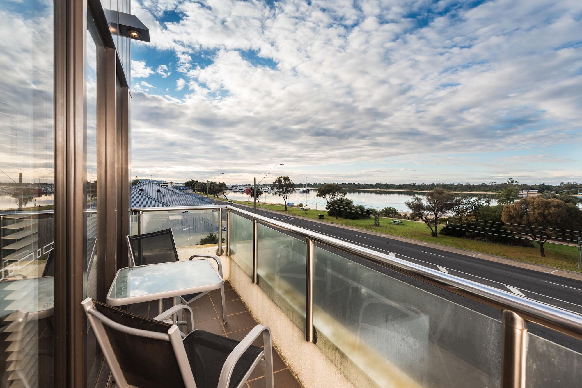 The Esplanade Resort And Spa Lakes Entrance Extérieur photo