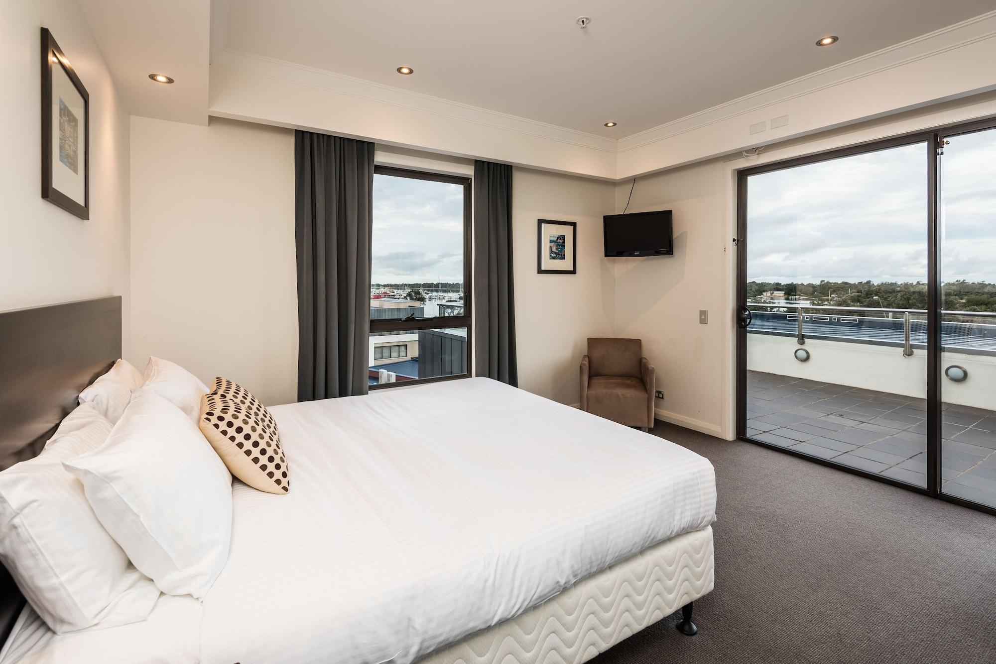 The Esplanade Resort And Spa Lakes Entrance Extérieur photo