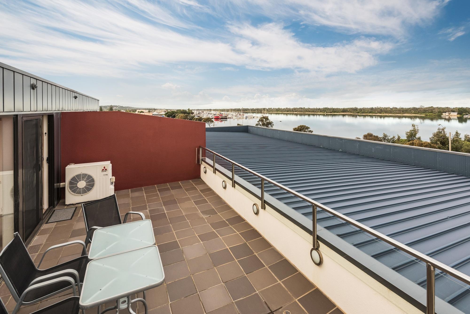 The Esplanade Resort And Spa Lakes Entrance Extérieur photo