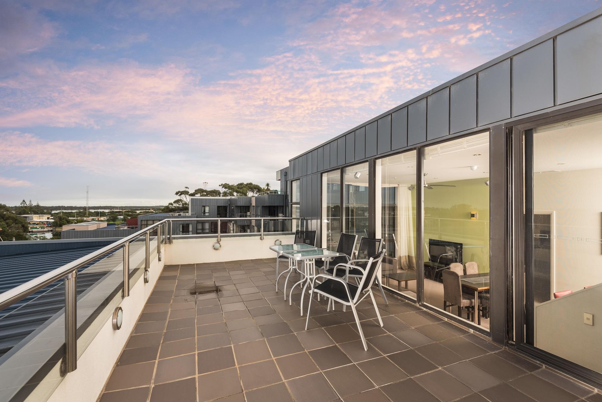 The Esplanade Resort And Spa Lakes Entrance Extérieur photo