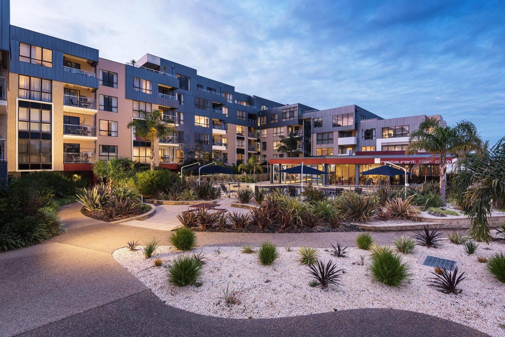 The Esplanade Resort And Spa Lakes Entrance Extérieur photo